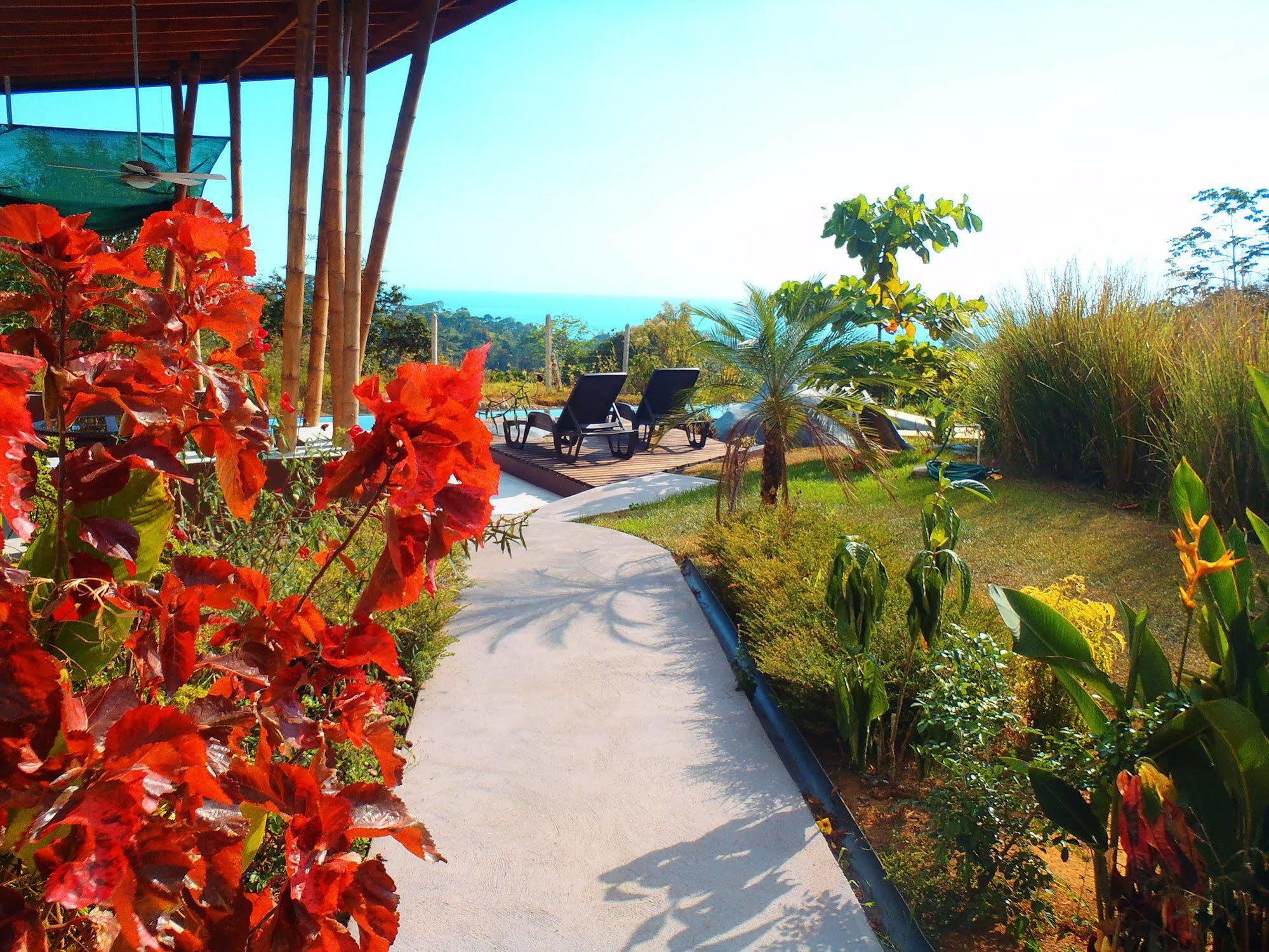 Eden Tica Lodge อูวีตา ภายนอก รูปภาพ