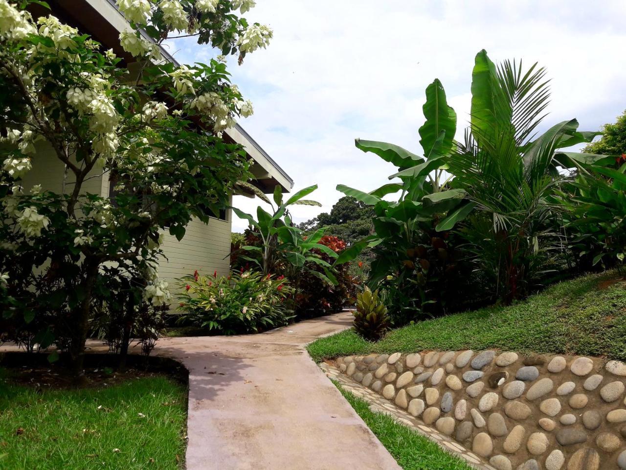 Eden Tica Lodge อูวีตา ภายนอก รูปภาพ