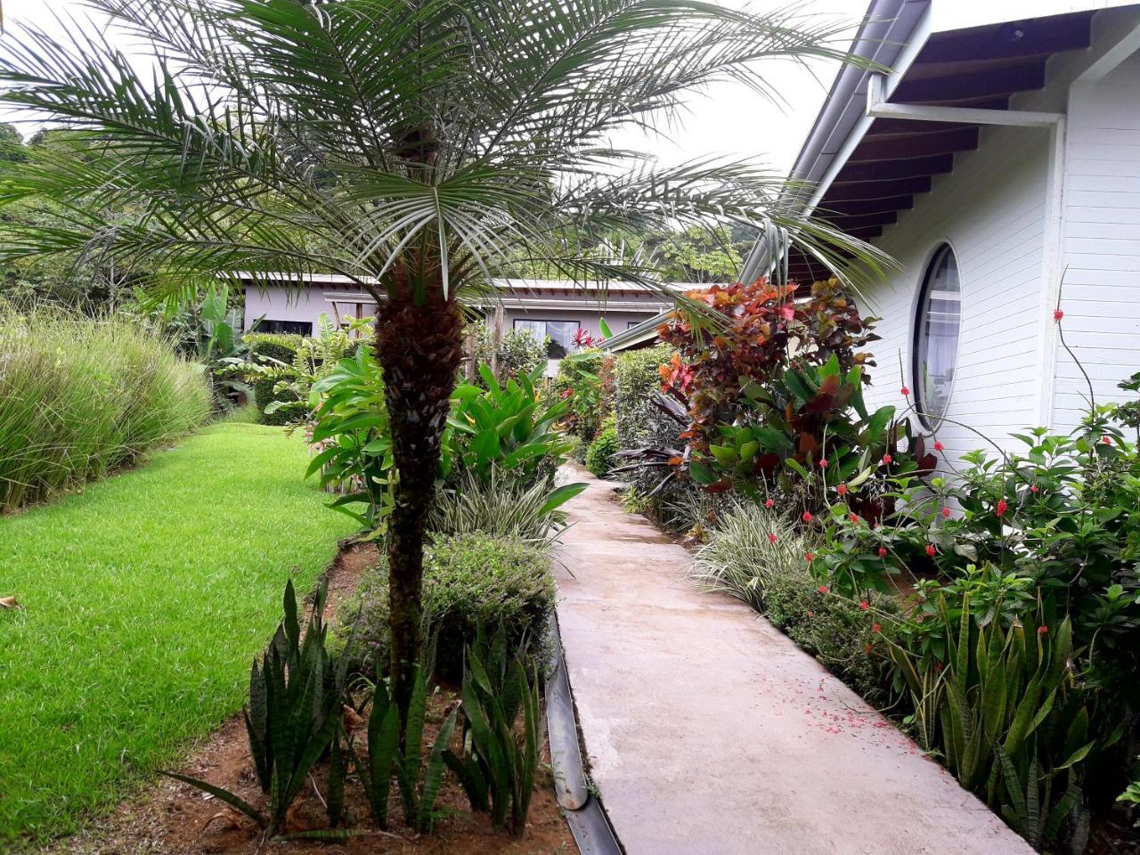 Eden Tica Lodge อูวีตา ภายนอก รูปภาพ
